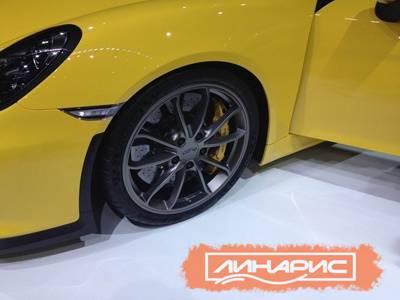 Компания Porsche выбрала для презентации своего Cayman GT4 шины Michelin
